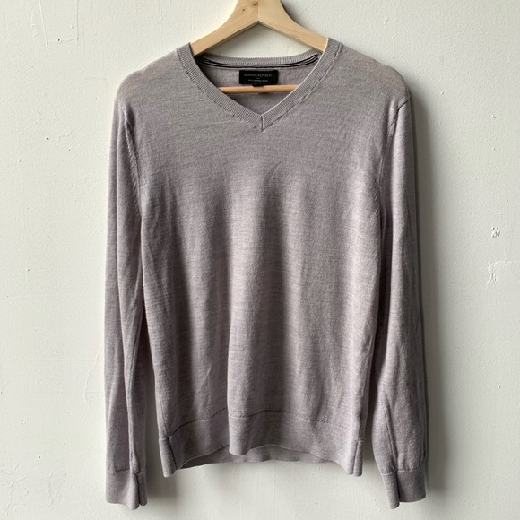 Banana Republic Sweaters - Banana republic wool knit v-neck sweater M